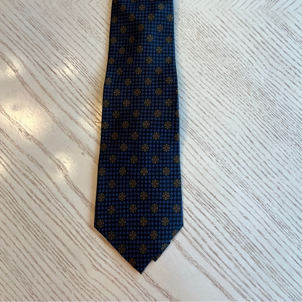 Freedberg of Boston necktie EUC